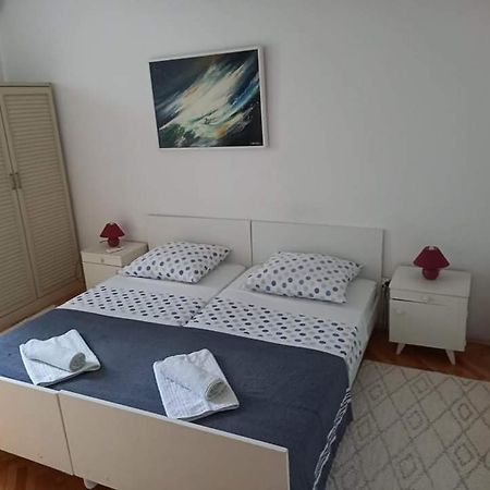 Studio Darija For 2 Persons S Terasom Wi-Fi & Parking Apartment Makarska Exterior foto