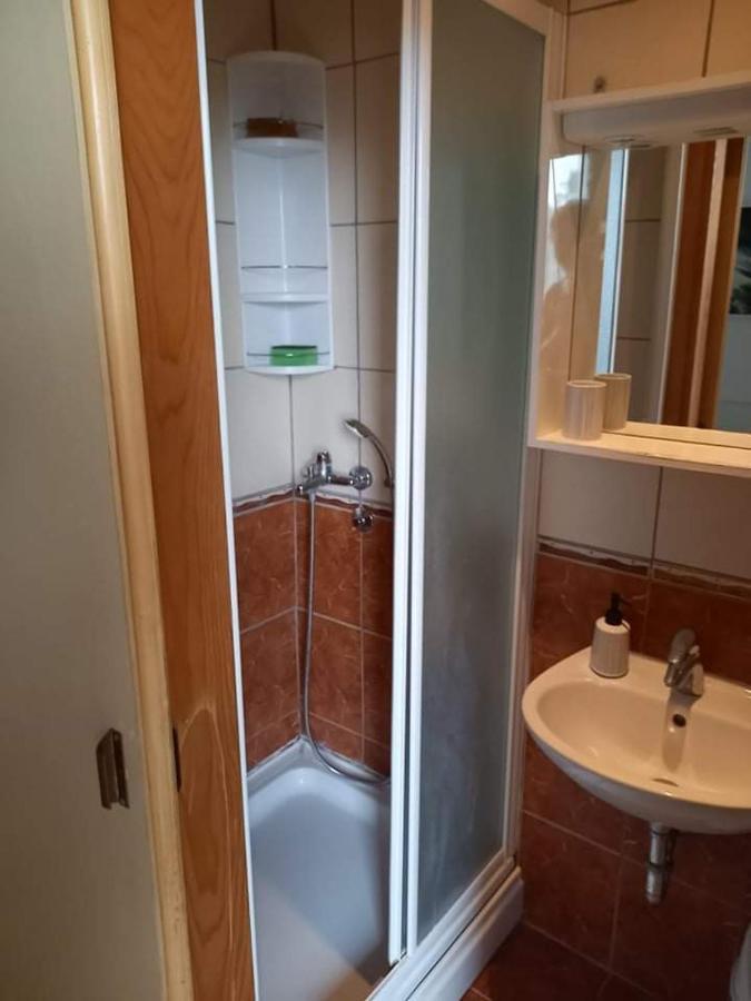 Studio Darija For 2 Persons S Terasom Wi-Fi & Parking Apartment Makarska Exterior foto